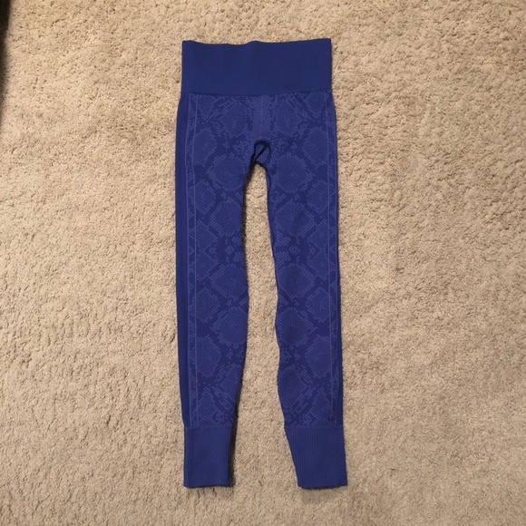 lululemon athletica Pants - Lululemon Ebb To Street Pant Size 2